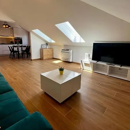 Apartman With Parking Space - 25153 *