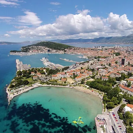 With Parking Space - 25153 Apartman *