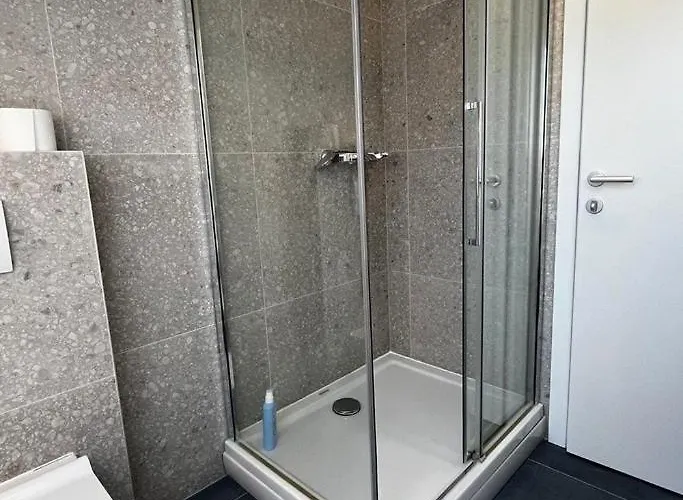 Apartman With Parking Space - 25153 *